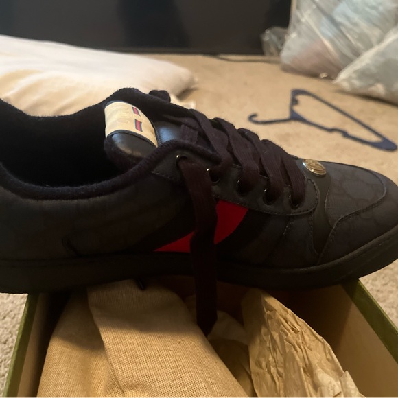 Paid 1,020 and only want 700$ comes with box and they were never worn. - Picture 3 of 5